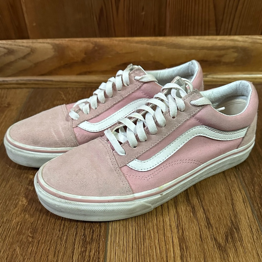 Vans Women’s Classic Lace-Up Sneakers Pink Women’s Size 8.5